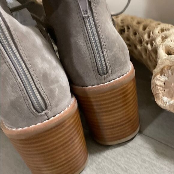 Free People Jeffrey Campbell Zelda Lace-Up
Gladiator Heels 8.5
&298 - Picture 4 of 7